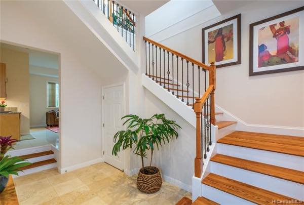 ハワイのカパフルの一軒家、5ベッドルーム＆6バスルーム、$2,150,000